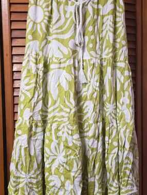 Beautiful Tropical Print Skirt Size Medium
